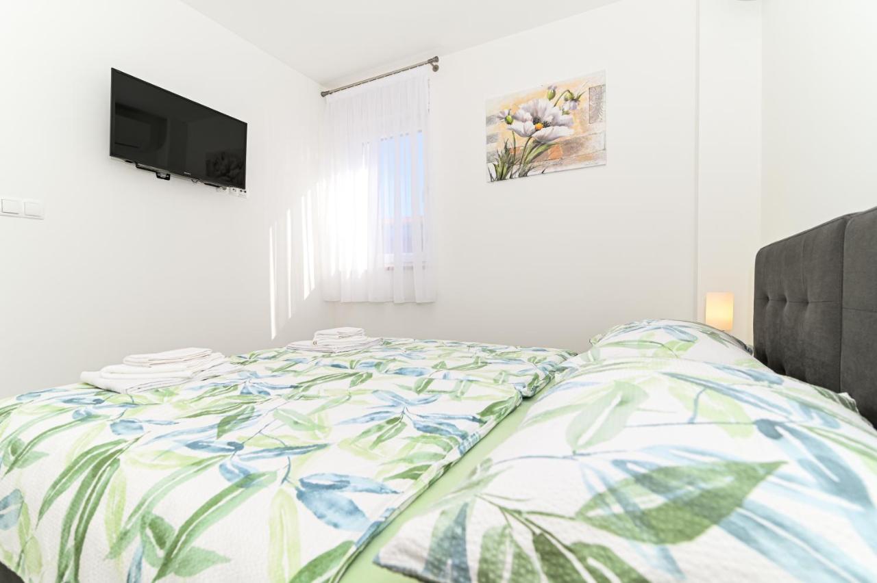 Luxury Apartment With Swimming Pool Ana Trogir Ngoại thất bức ảnh