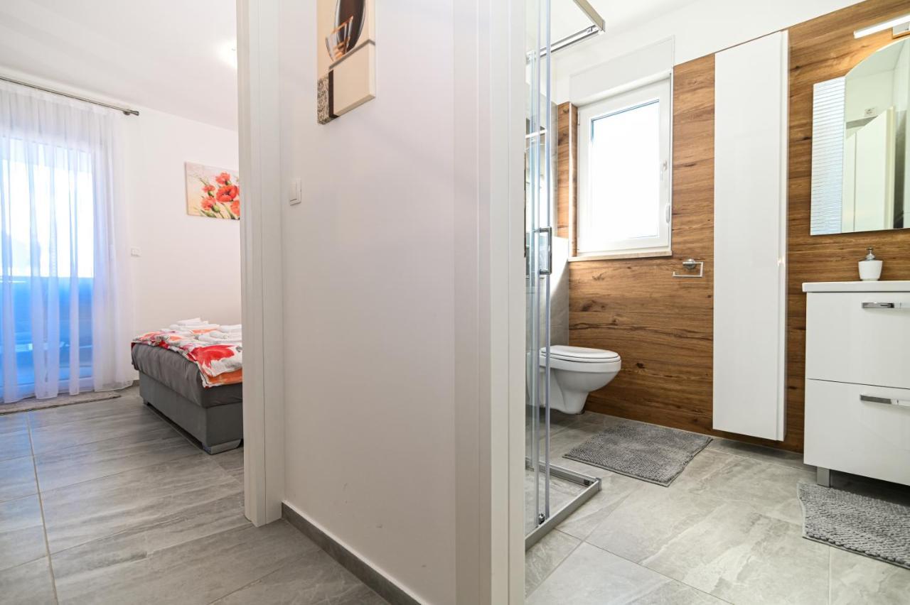Luxury Apartment With Swimming Pool Ana Trogir Ngoại thất bức ảnh