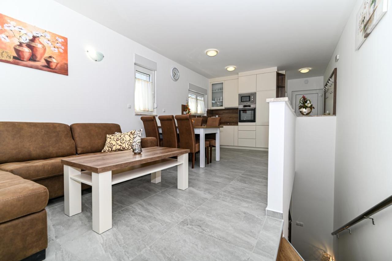 Luxury Apartment With Swimming Pool Ana Trogir Ngoại thất bức ảnh