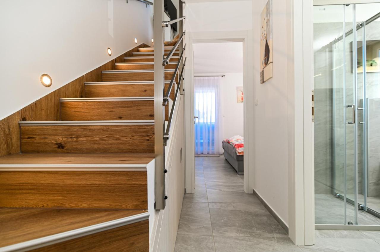 Luxury Apartment With Swimming Pool Ana Trogir Ngoại thất bức ảnh