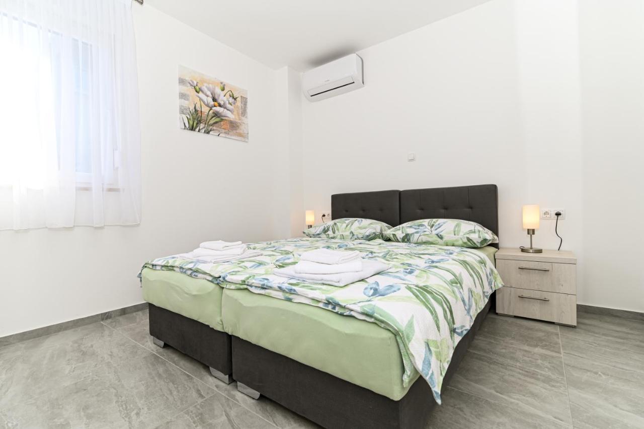 Luxury Apartment With Swimming Pool Ana Trogir Ngoại thất bức ảnh
