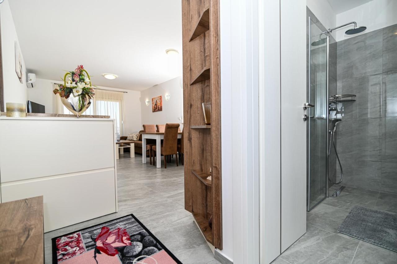 Luxury Apartment With Swimming Pool Ana Trogir Ngoại thất bức ảnh