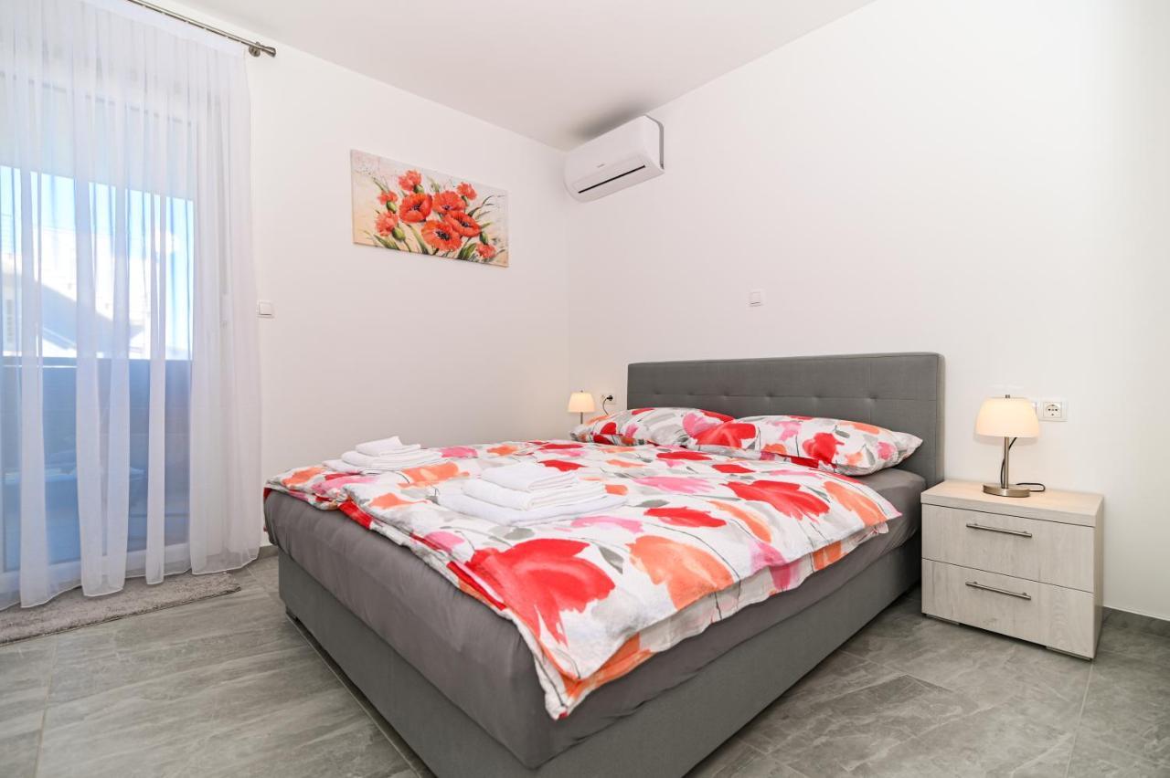 Luxury Apartment With Swimming Pool Ana Trogir Ngoại thất bức ảnh
