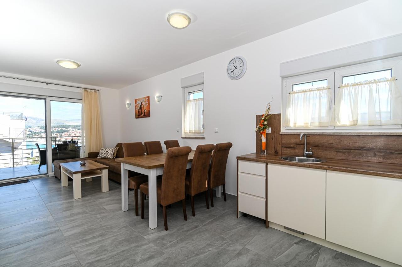 Luxury Apartment With Swimming Pool Ana Trogir Ngoại thất bức ảnh