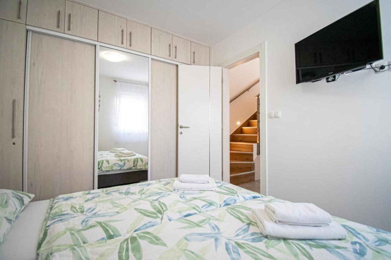 Luxury Apartment With Swimming Pool Ana Trogir Ngoại thất bức ảnh